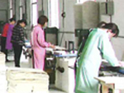 材料の海外輸入、中国での製造で業界最安値を実現！